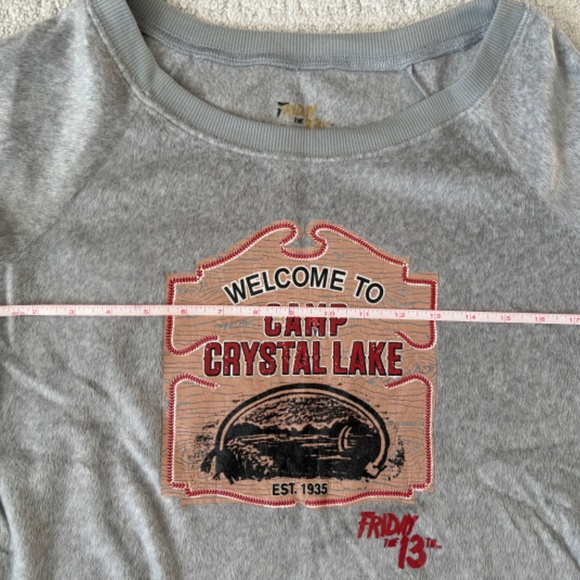 Friday the 13th Crystal Lake Fuzzy Lighweight Sweatshirt Size Medium - Picture 4 of 5